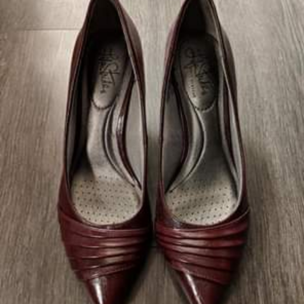 Lifestride dark red heels (2.5 inches)